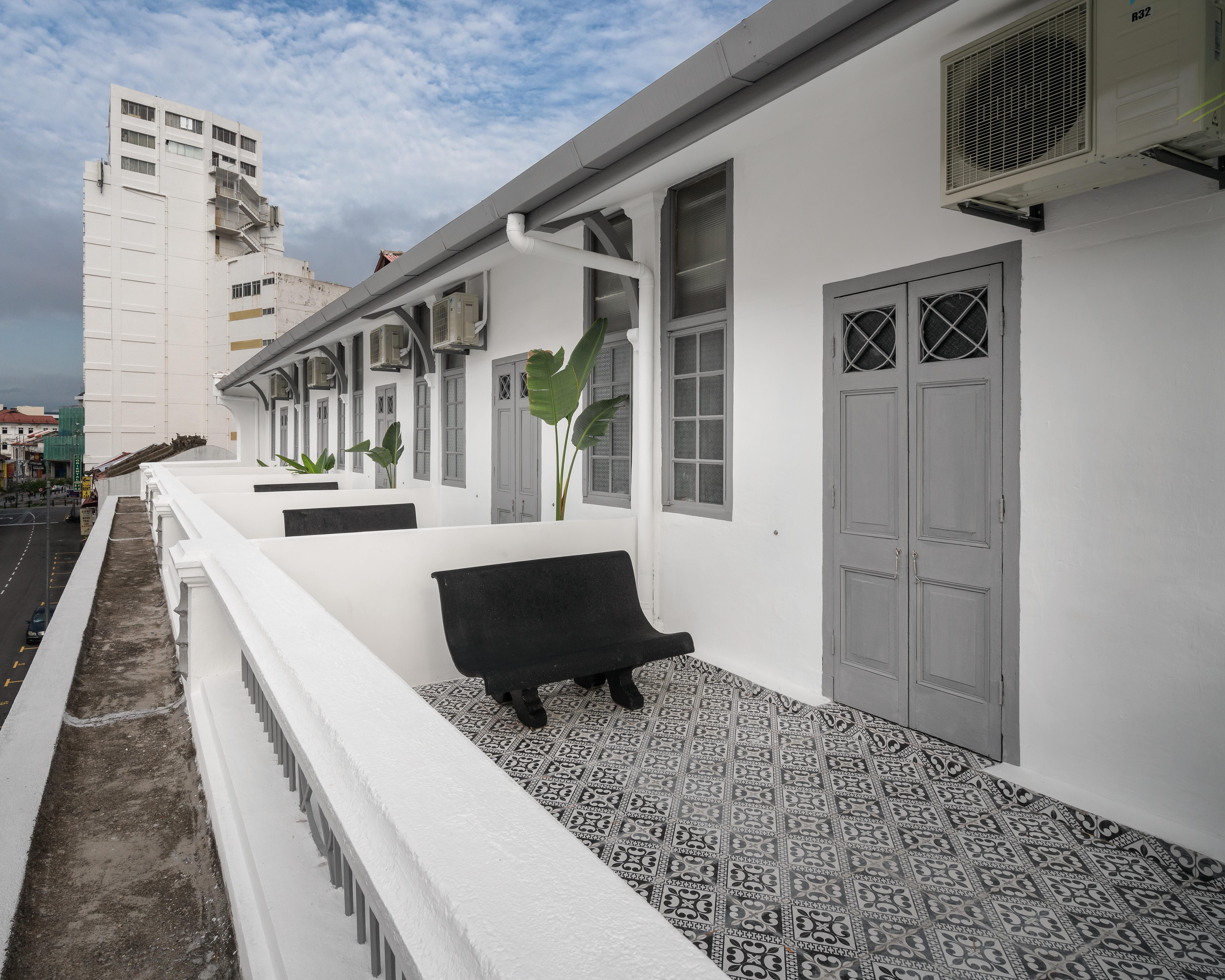 Modern Hotel Georgetown Экстерьер фото
